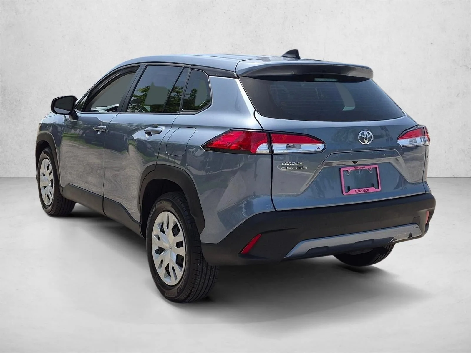 2024 Toyota Corolla Cross L 2WD (Natl) photo 7