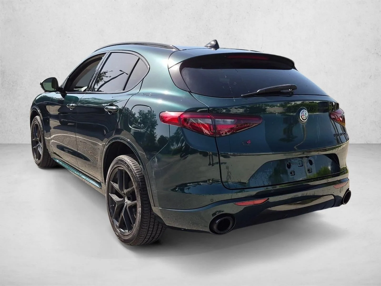 2020 Alfa Romeo Stelvio Ti AWD photo 5