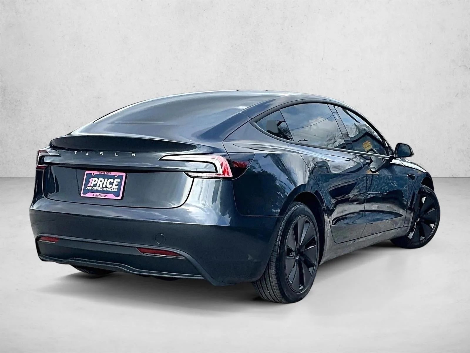 2025 Tesla Model 3 Long Range photo 2