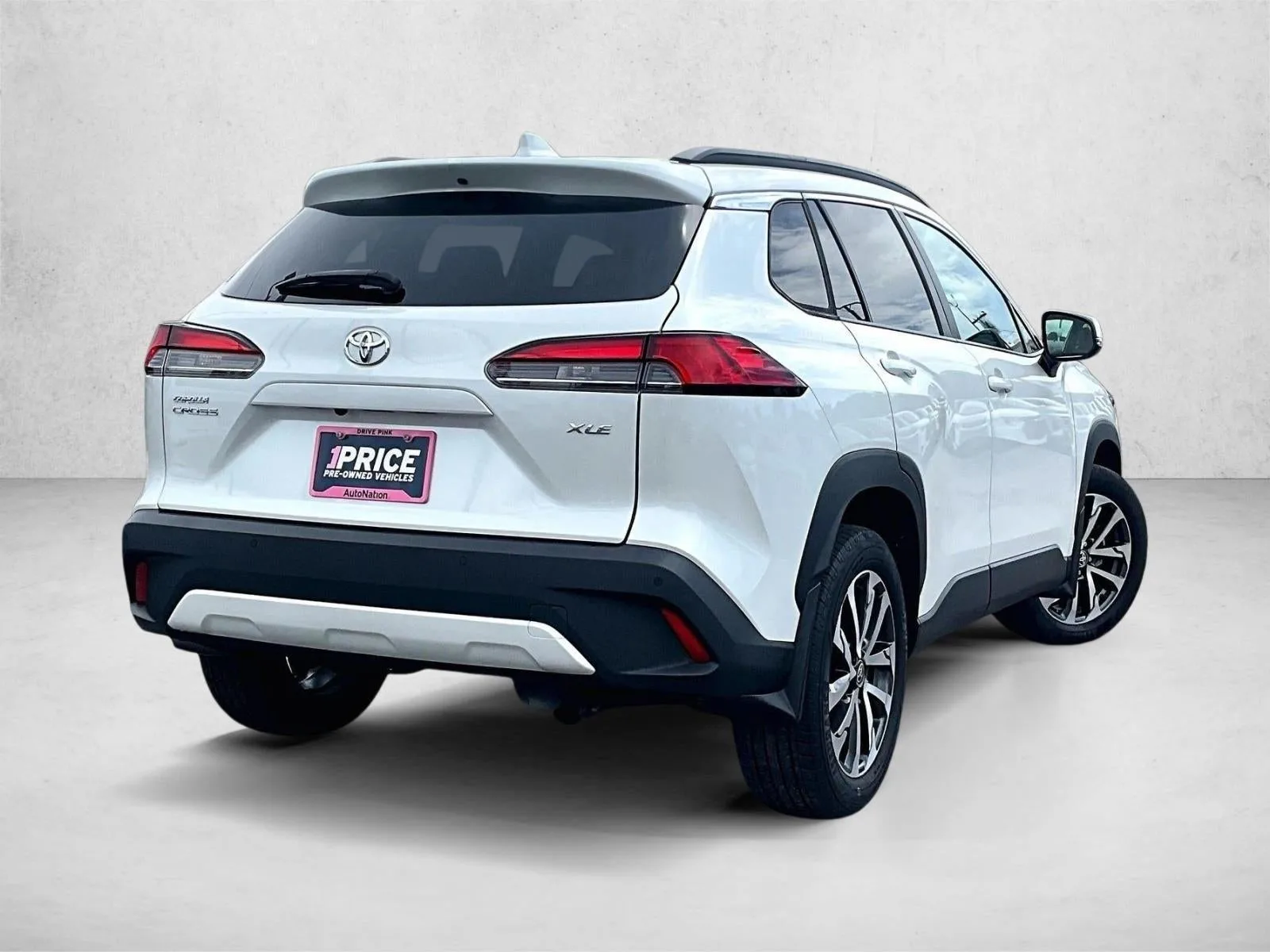 2023 Toyota Corolla Cross XLE photo 2