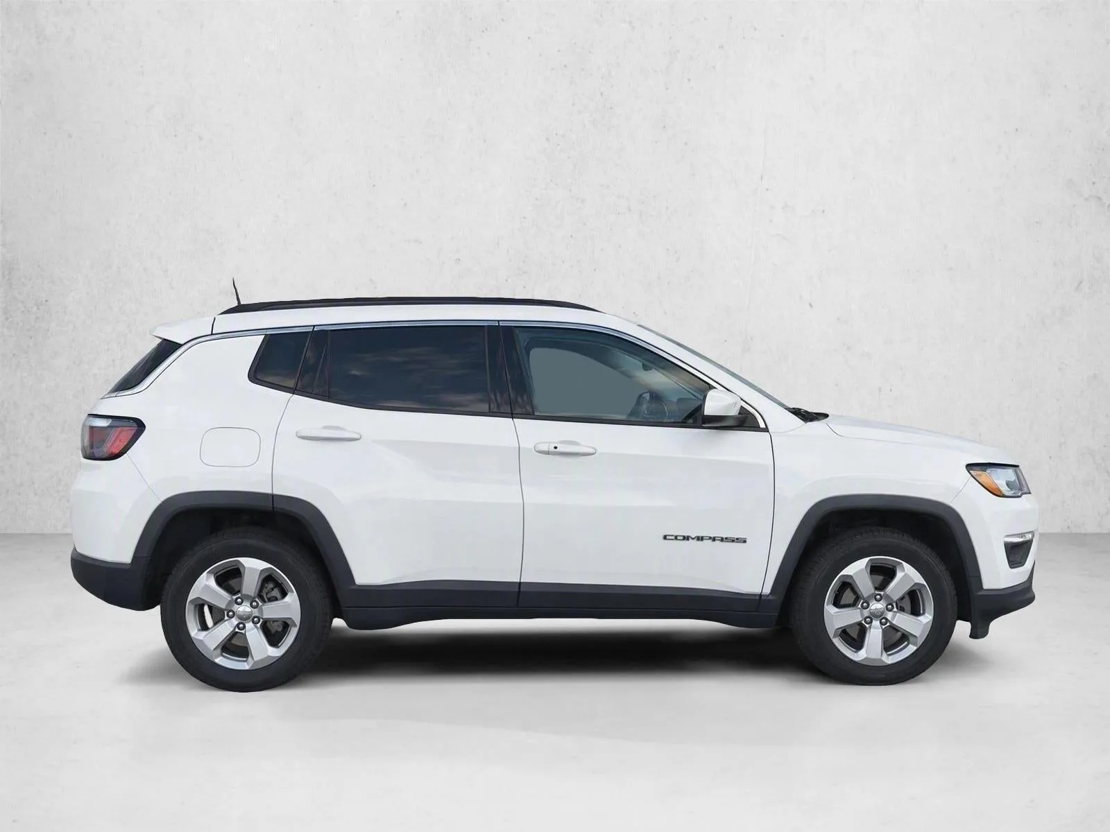 2021 Jeep Compass Latitude FWD photo 8