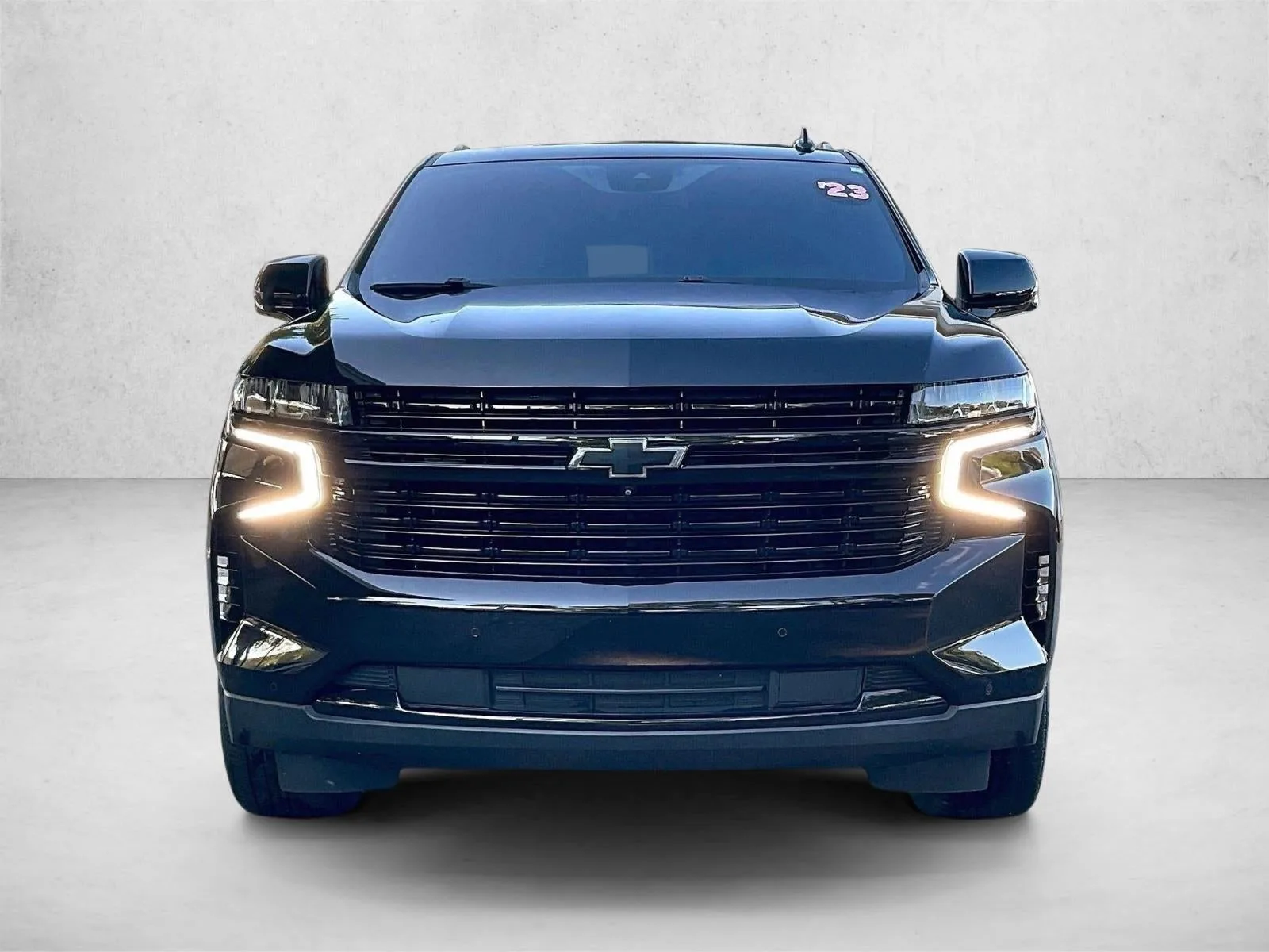 2023 Chevrolet Suburban RST photo 3