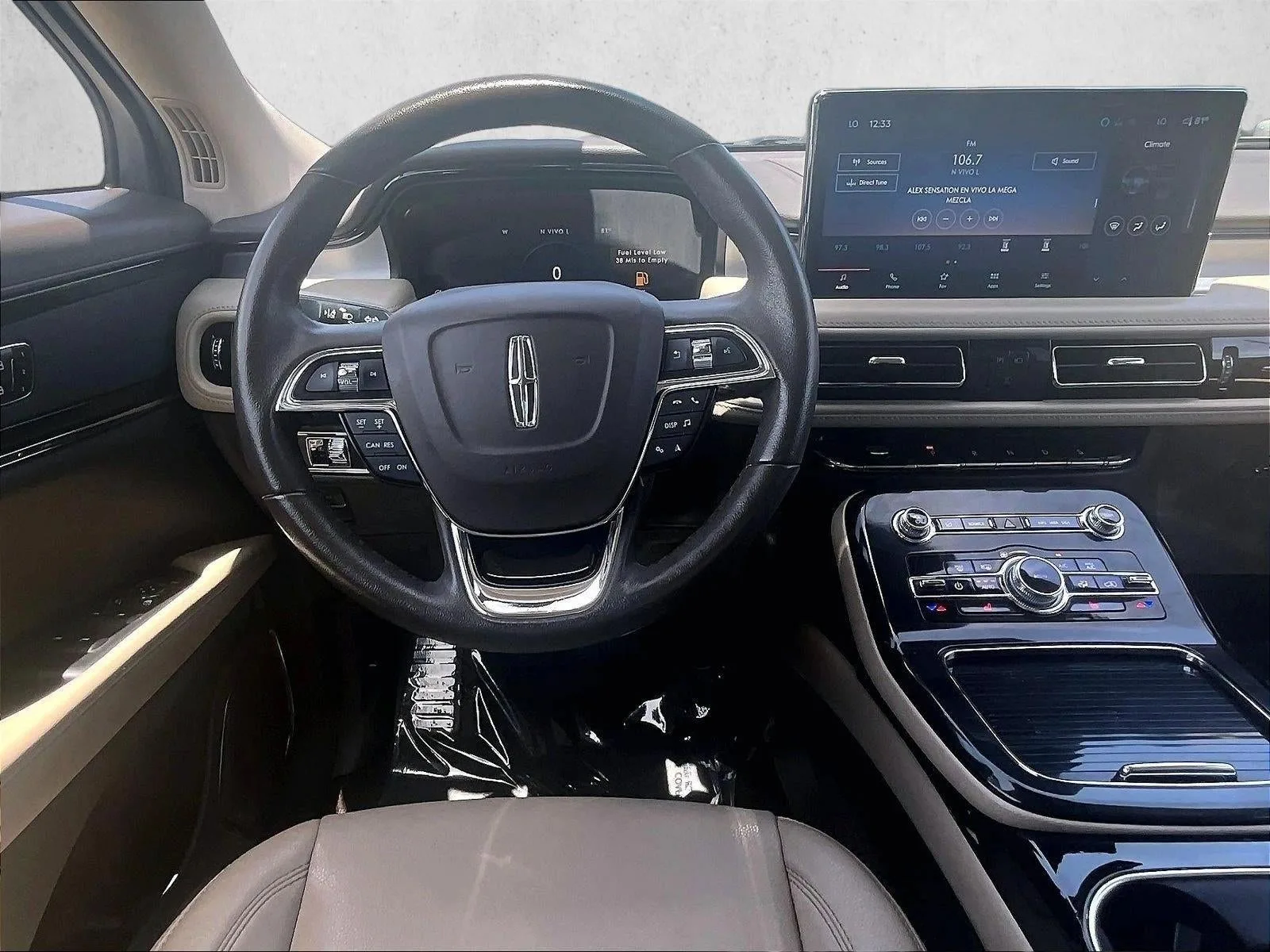 2023 Lincoln Nautilus Standard photo 7