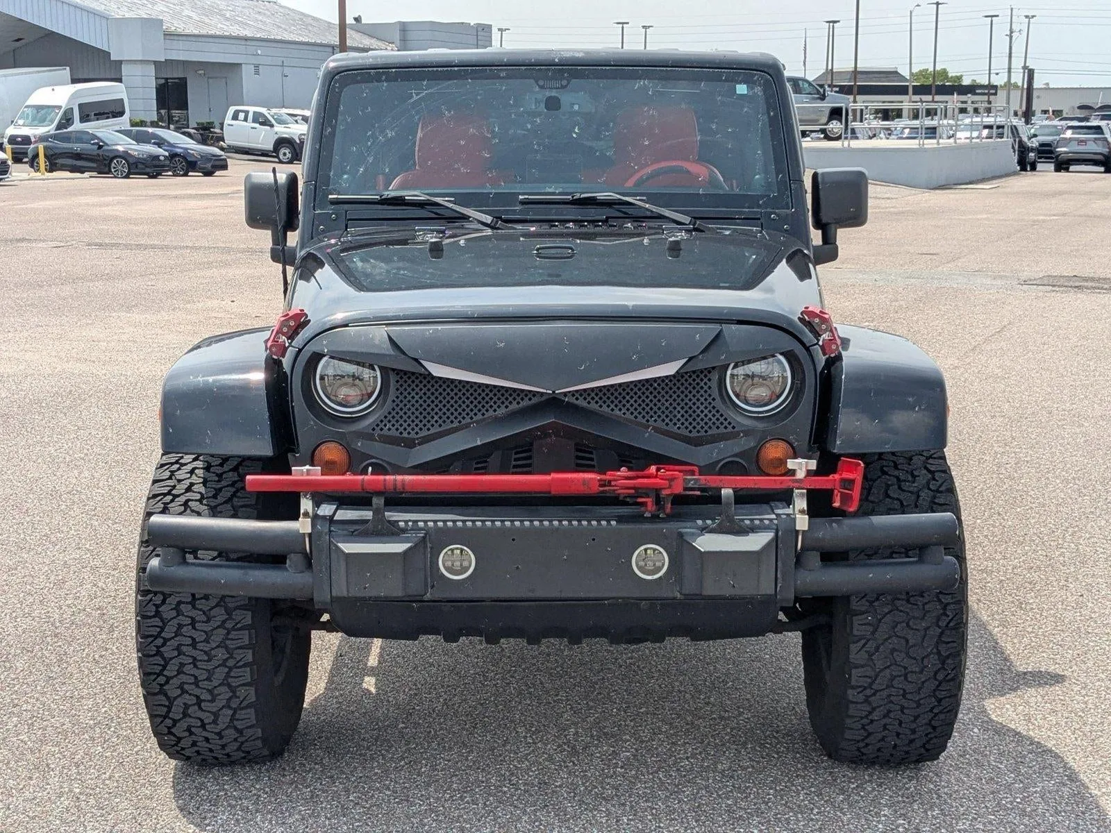 2013 Jeep Wrangler Unlimited Sahara photo 2