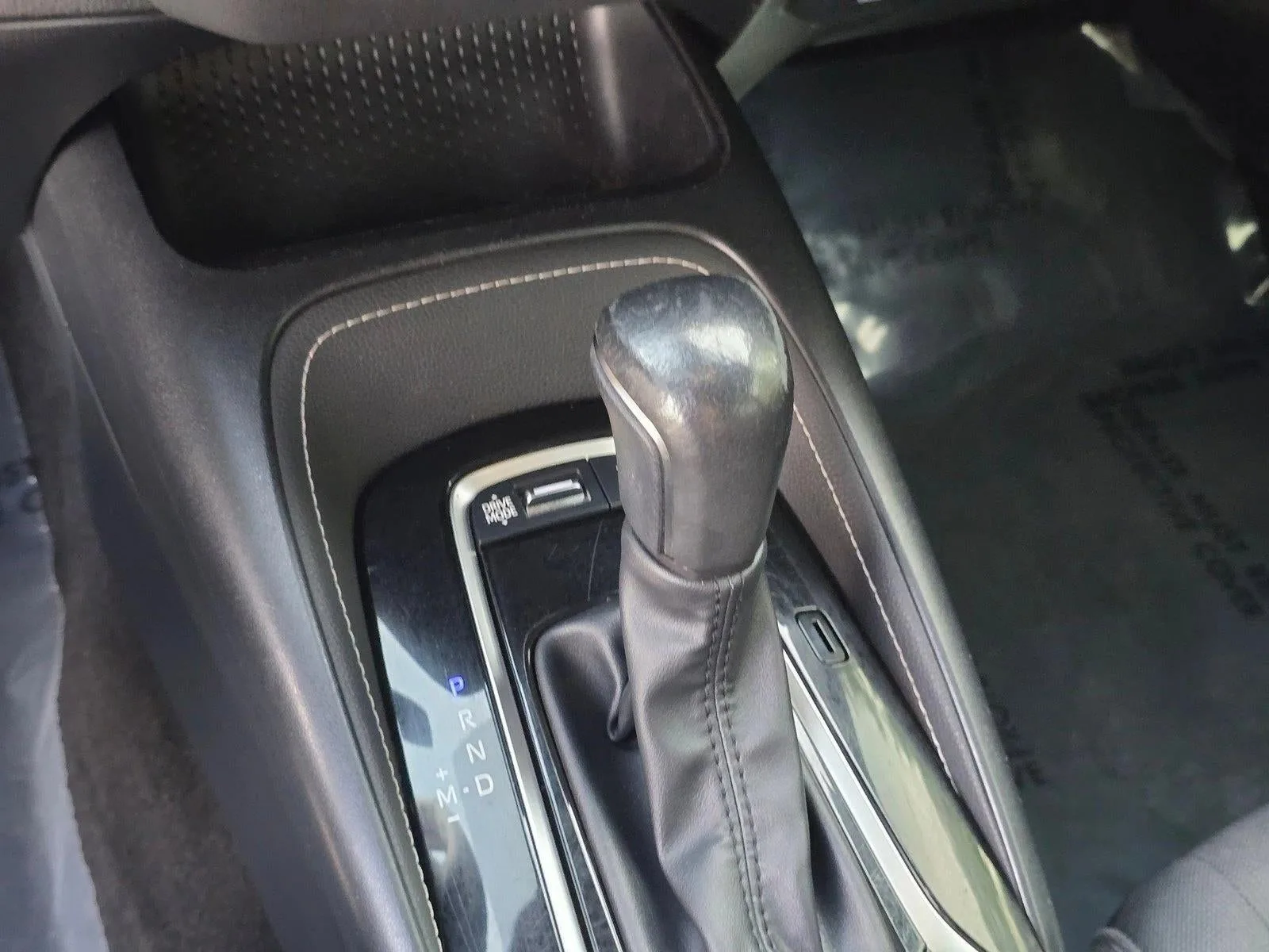2023 Toyota Corolla Hatchback SE CVT (Natl) photo 11