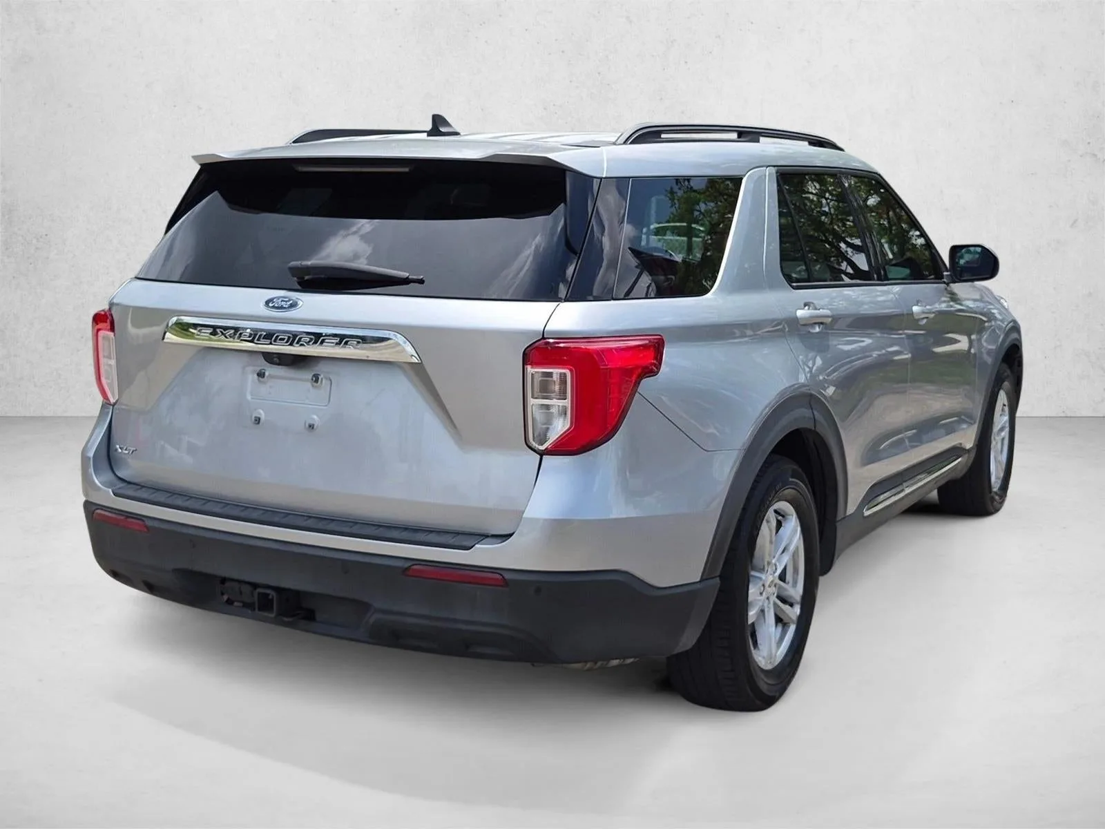 2021 Ford Explorer XLT RWD photo 5