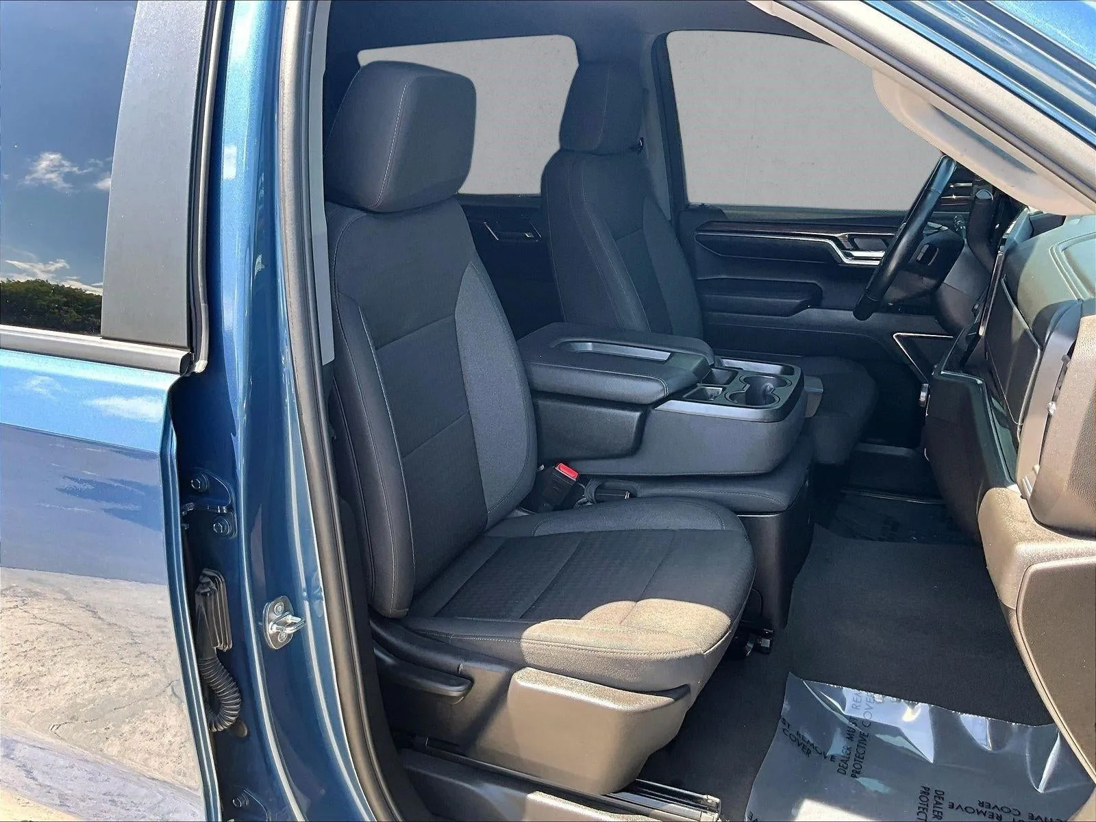 2024 Chevrolet Silverado 1500 LT photo 9