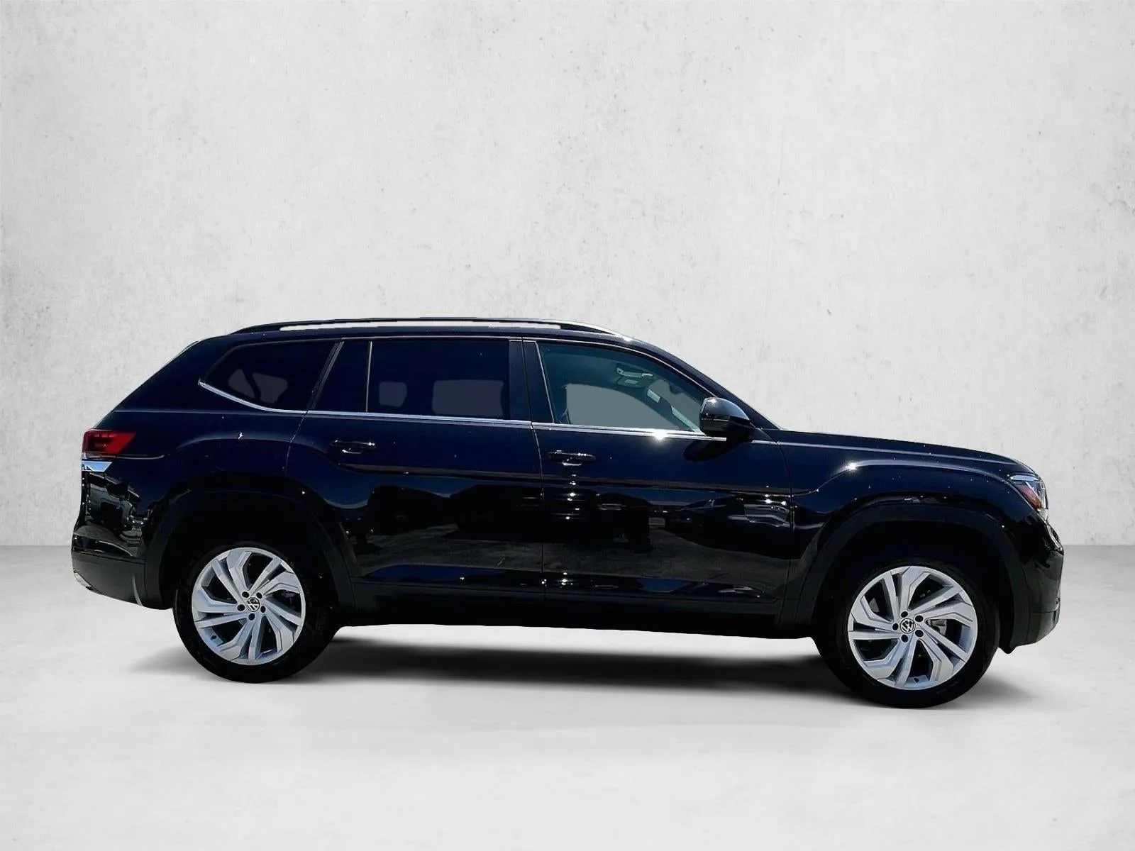2023 Volkswagen Atlas 2.0T SE w/Technology photo 5