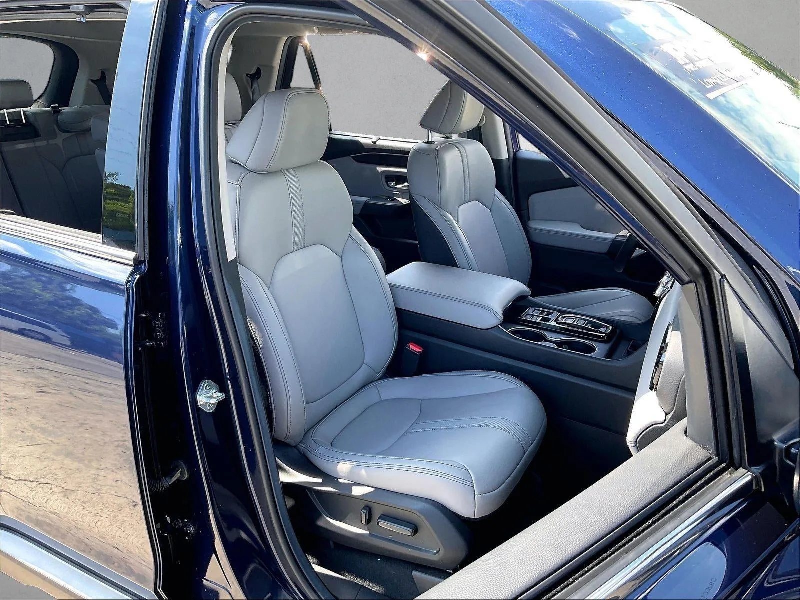 2025 Honda Pilot Touring photo 9