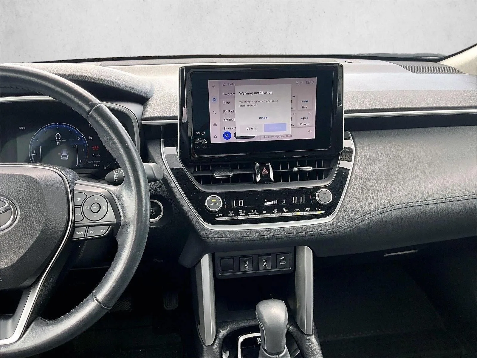 2023 Toyota Corolla Cross XLE photo 8