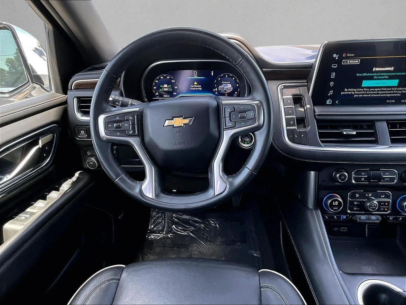 2023 Chevrolet Suburban Premier photo 7