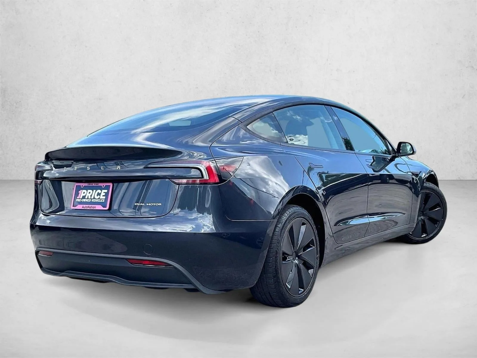 2025 Tesla Model 3 Long Range photo 2