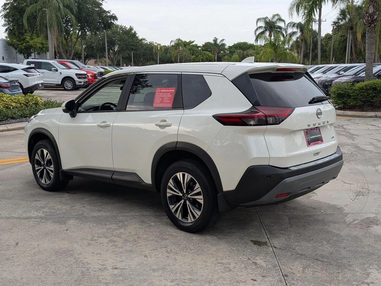 2023 Nissan Rogue FWD SV photo 8