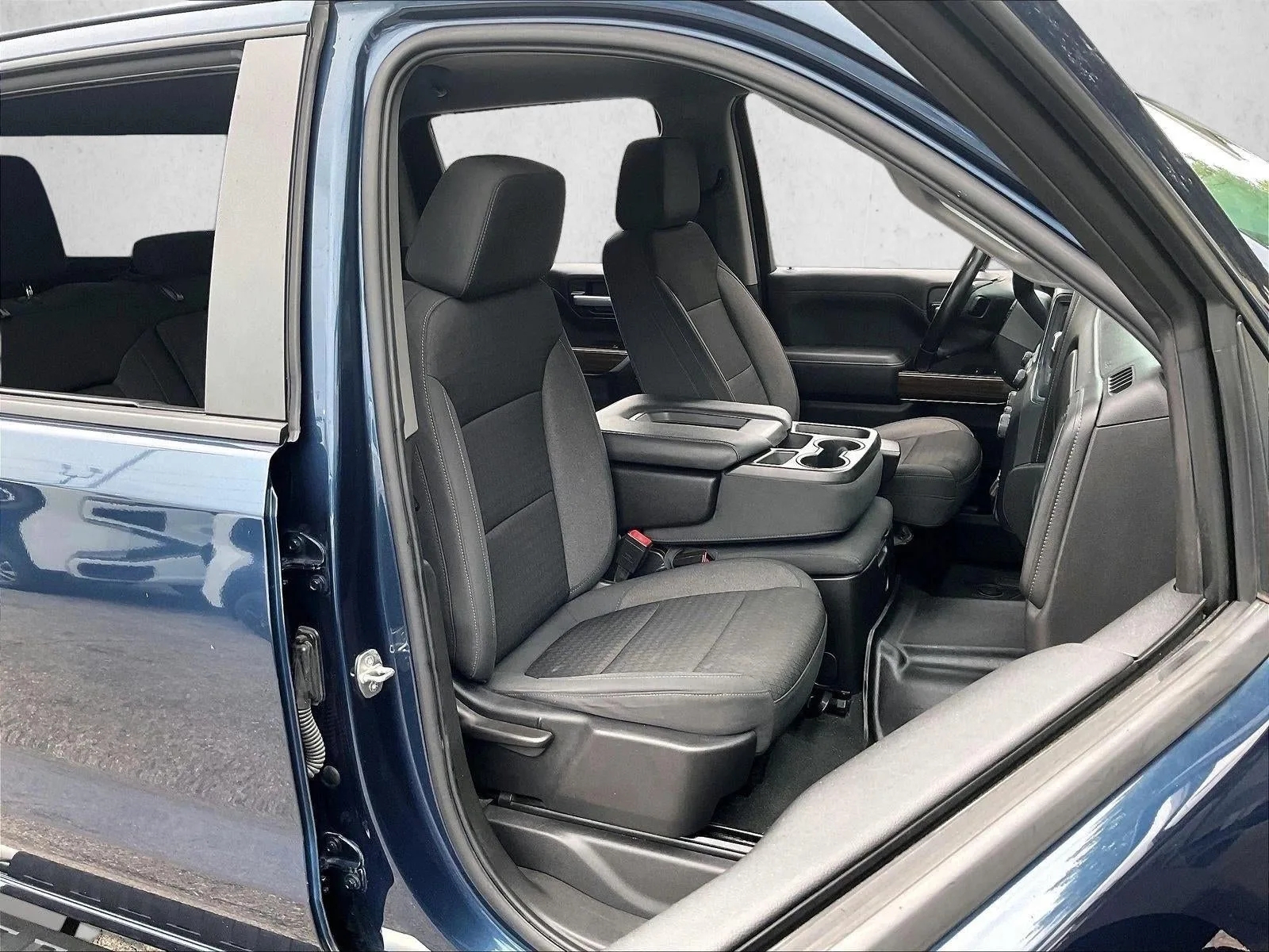 2021 Chevrolet Silverado 1500 RST photo 9