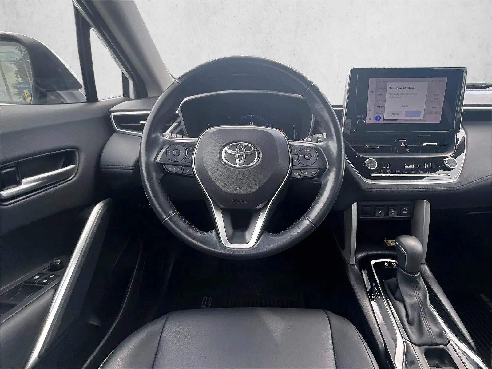 2023 Toyota Corolla Cross XLE photo 7