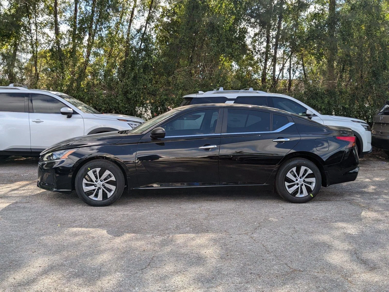 2025 Nissan Altima S FWD photo 5