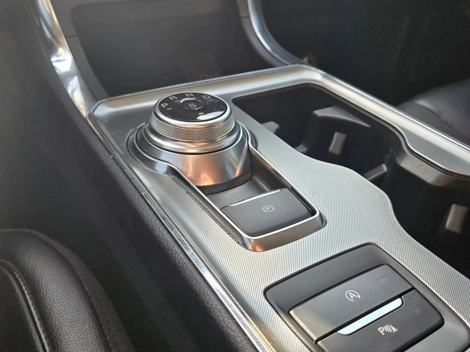 2022 Ford Edge Titanium AWD photo 12