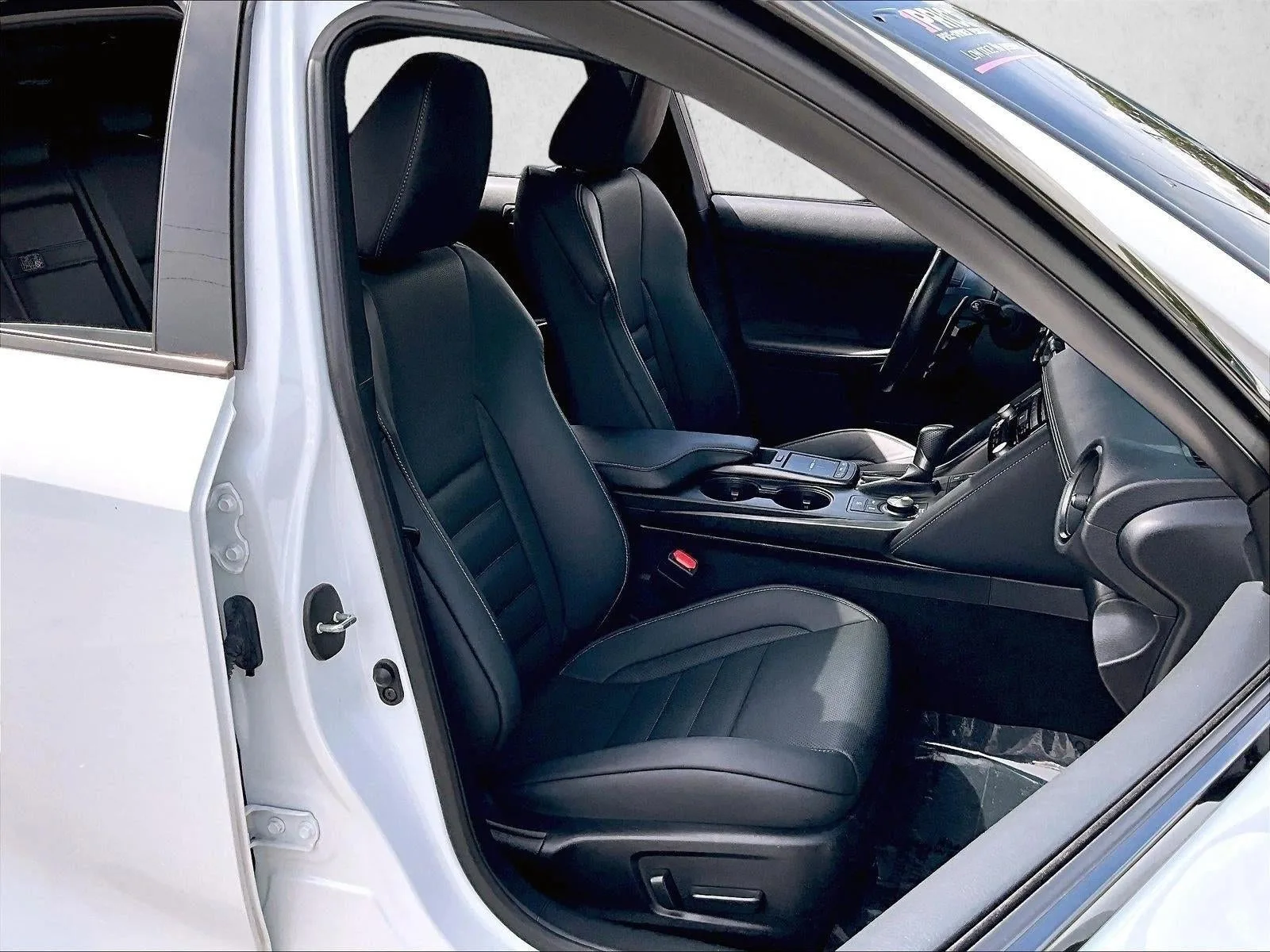 2024 Lexus IS IS 500 F SPORT Performance photo 9