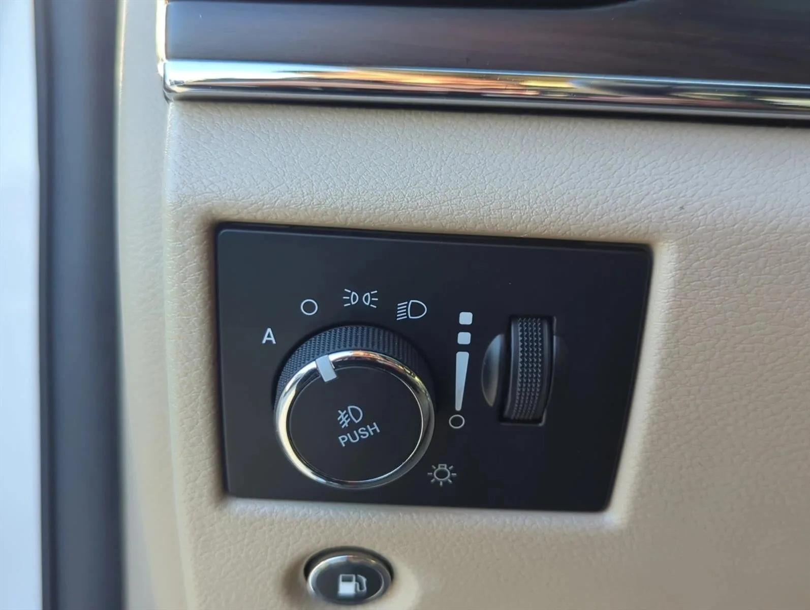 2020 Jeep Grand Cherokee Overland 4x4 photo 11