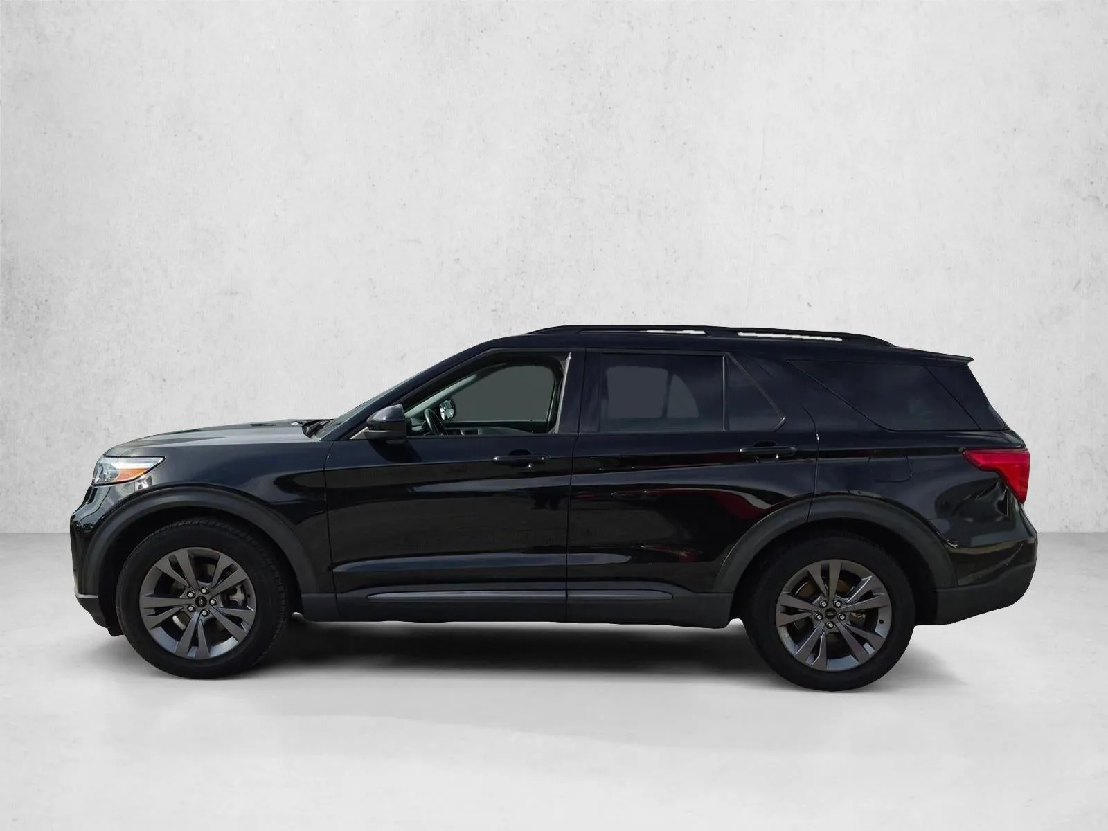 2022 Ford Explorer XLT RWD photo 8