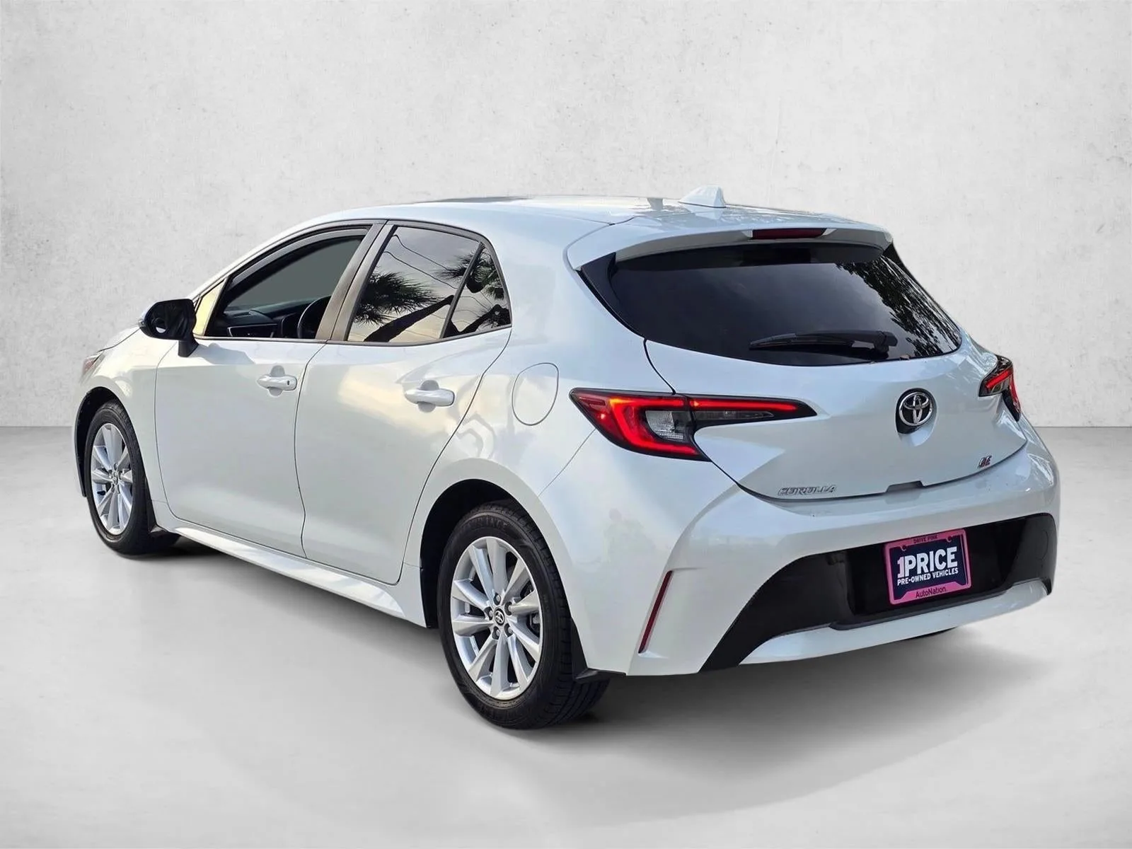 2023 Toyota Corolla Hatchback SE CVT (Natl) photo 7