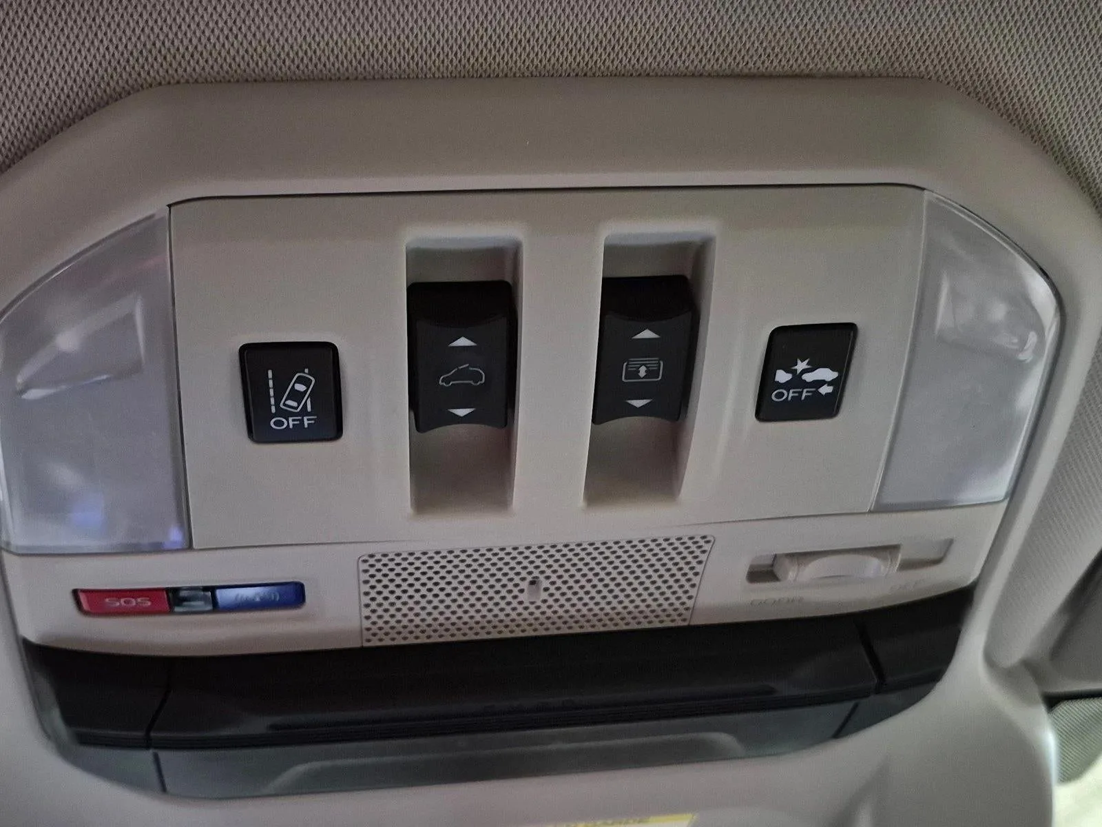 2021 Subaru Ascent Limited 8-Passenger photo 8