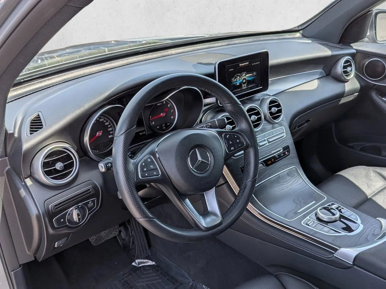 2017 Mercedes-Benz GLC GLC 300 4MATIC® SUV photo 9