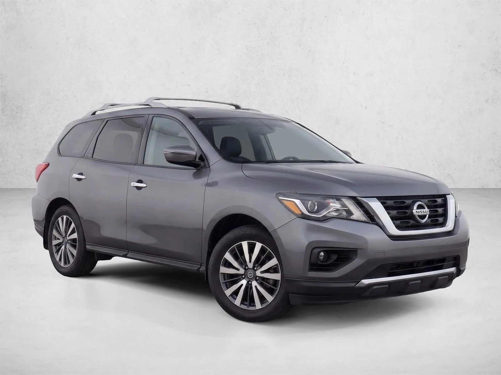 2020 Nissan Pathfinder FWD S photo 3