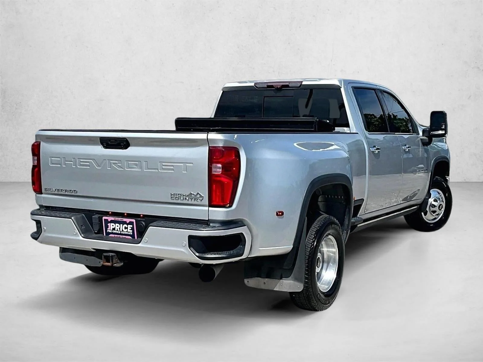 2021 Chevrolet Silverado 3500 HD High Country photo 2