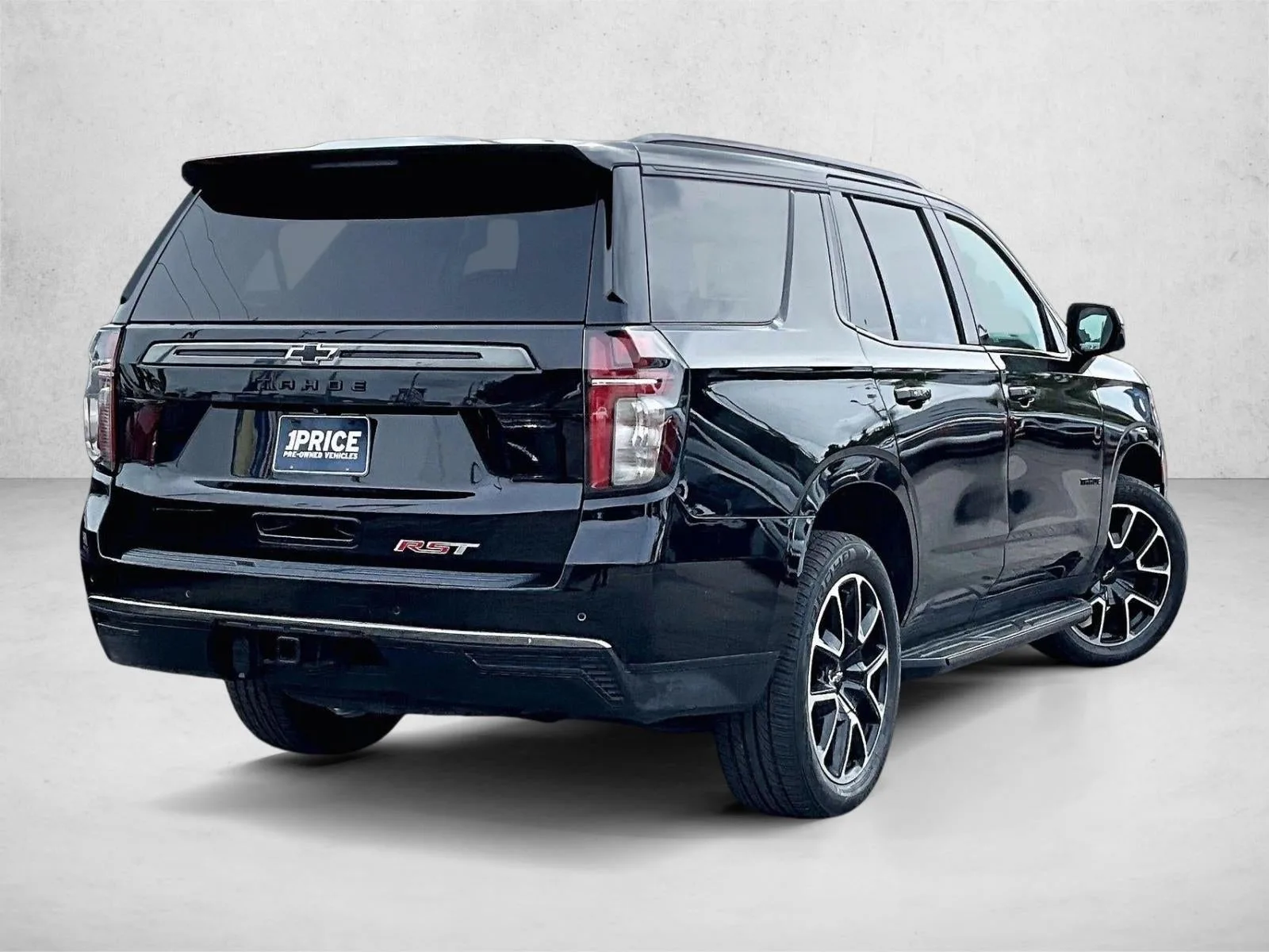 2022 Chevrolet Tahoe RST photo 2