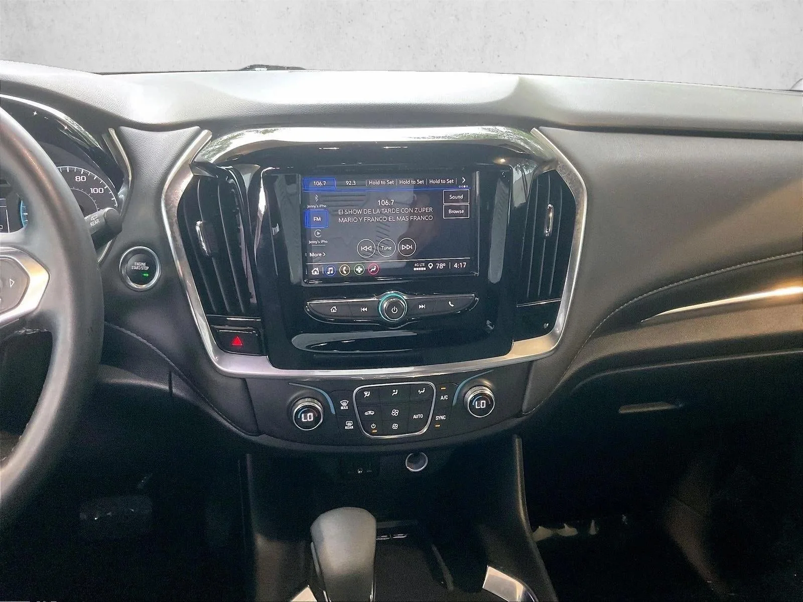 2023 Chevrolet Traverse LT Cloth photo 8