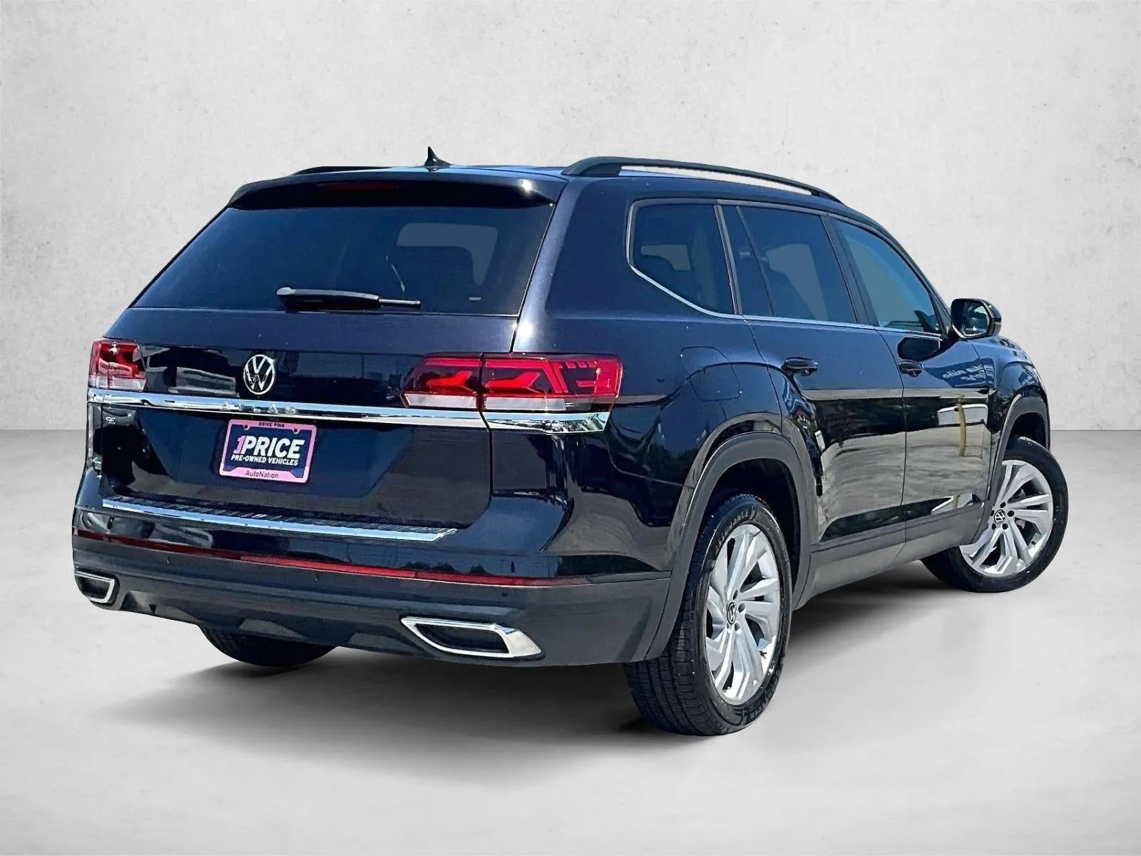 2023 Volkswagen Atlas 2.0T SE w/Technology photo 2