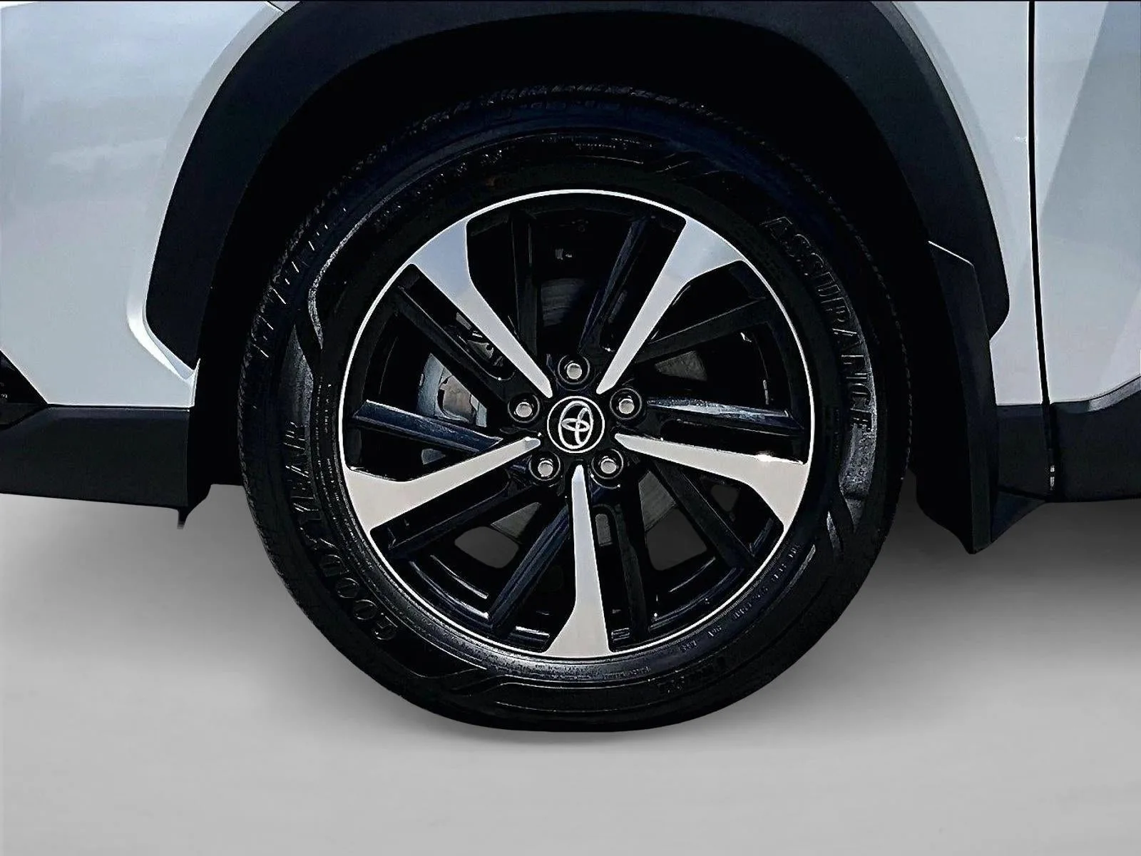 2025 Toyota Corolla Cross Hybrid XSE photo 10