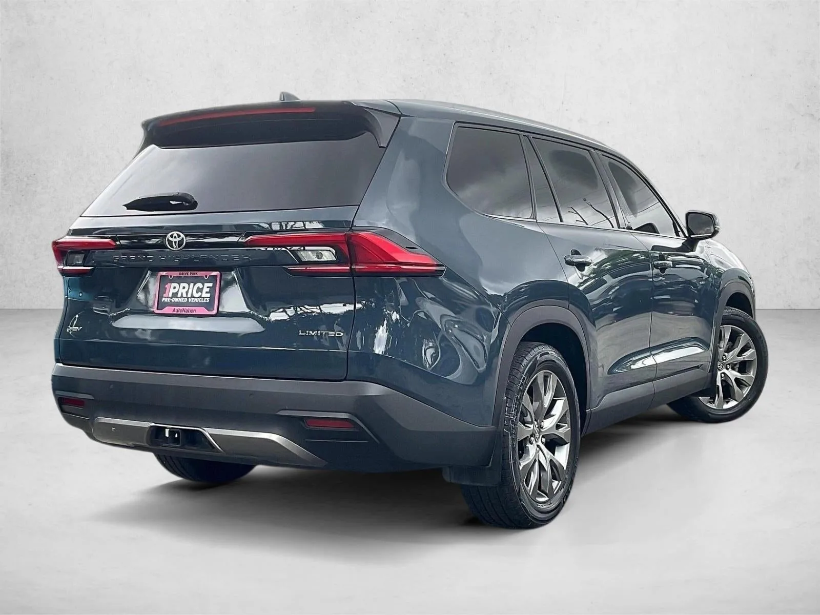 2024 Toyota Grand Highlander Limited photo 2