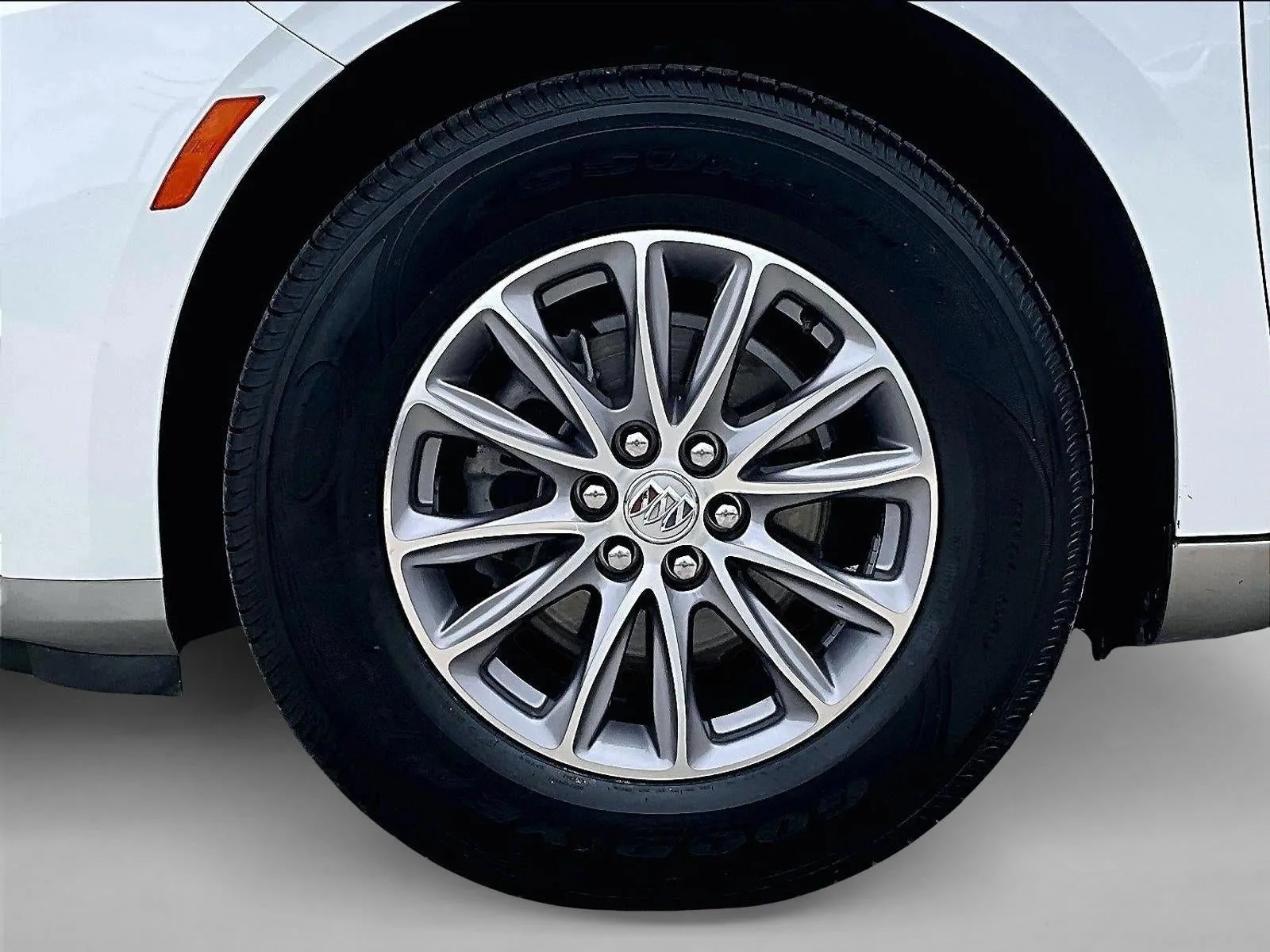 2024 Buick Enclave Essence photo 10