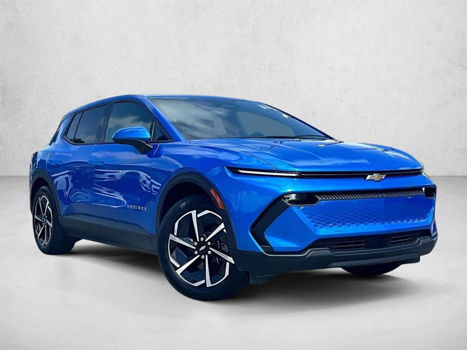 2025 Chevrolet Equinox EV LT photo 12