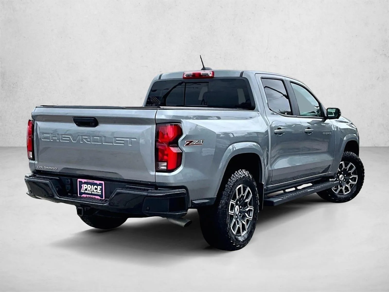 2024 Chevrolet Colorado Z71 photo 2