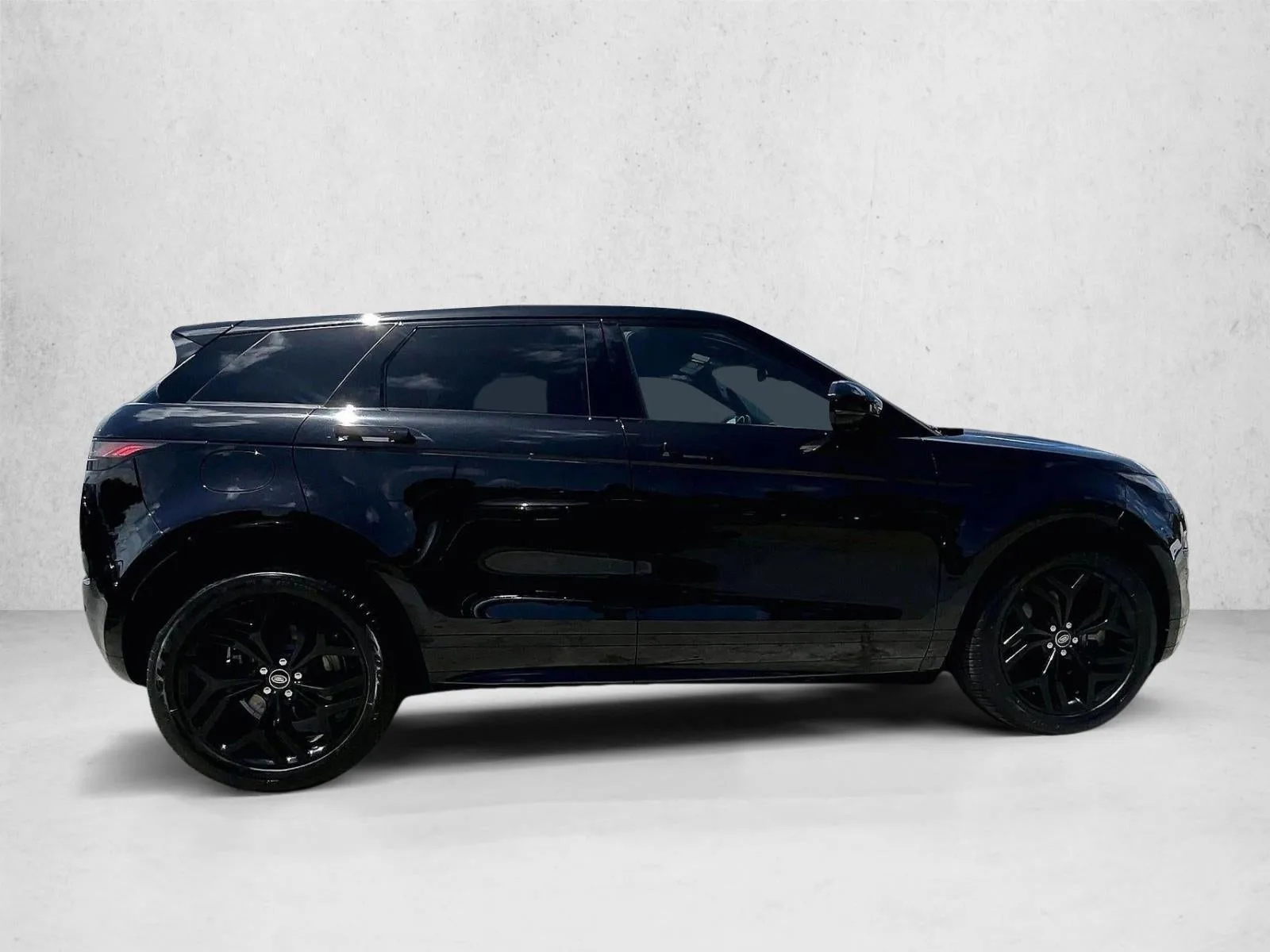 2023 Land Rover Range Rover Evoque R-Dynamic SE photo 5