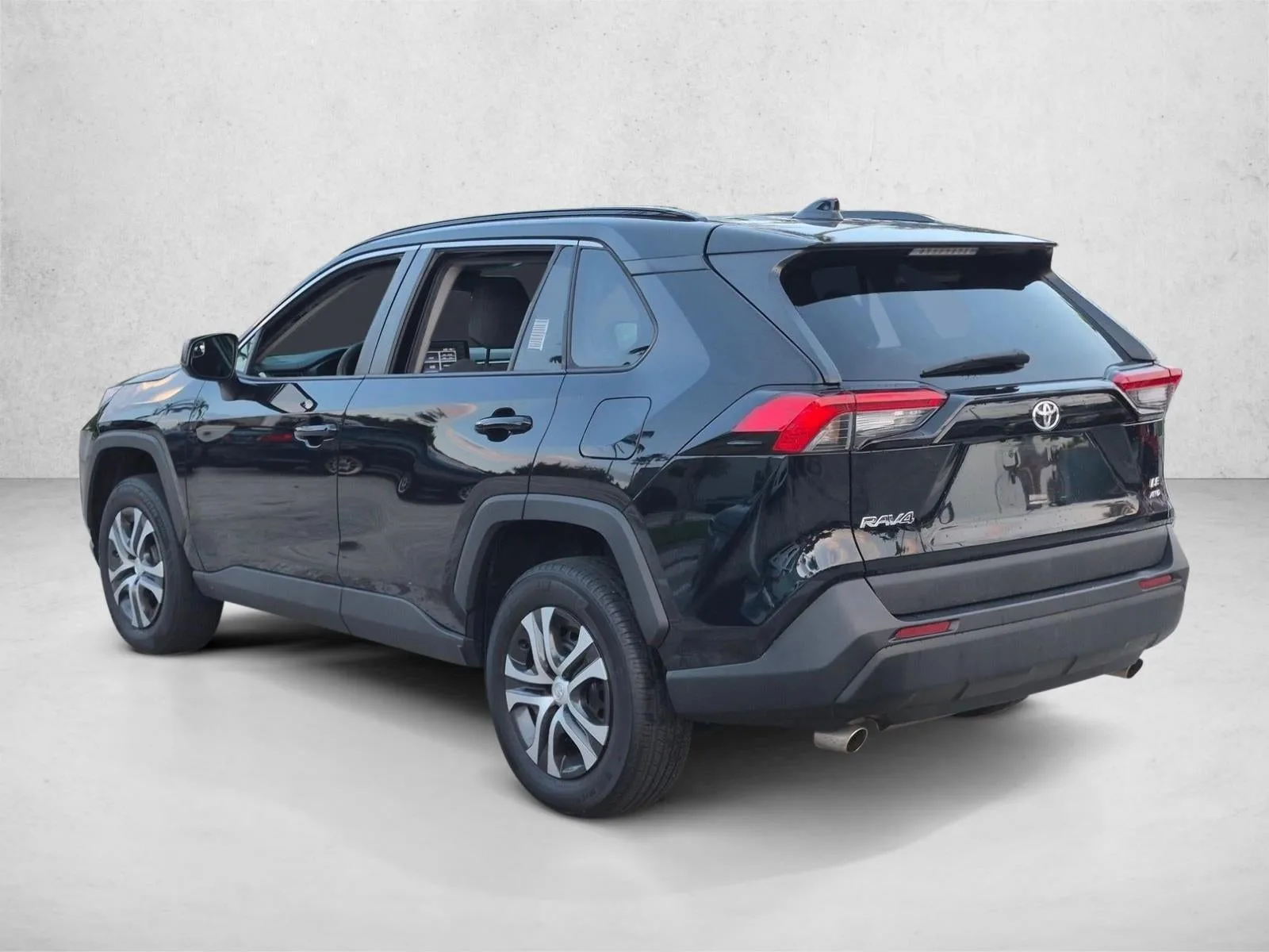 2021 Toyota RAV4 LE AWD (Natl) photo 7
