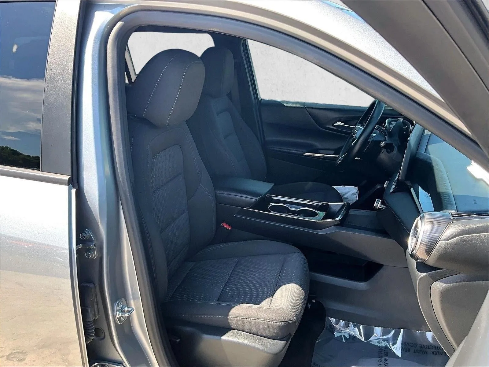 2025 Chevrolet Equinox LT photo 9