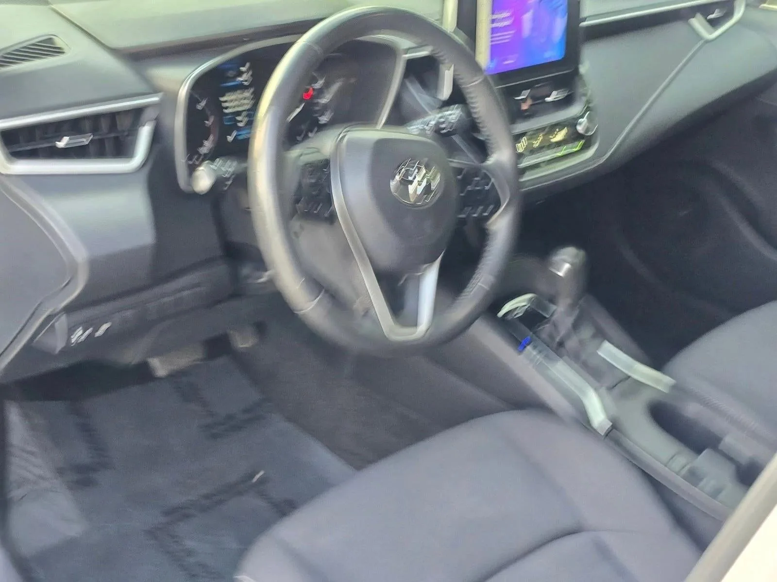 2023 Toyota Corolla Hatchback SE CVT (Natl) photo 9