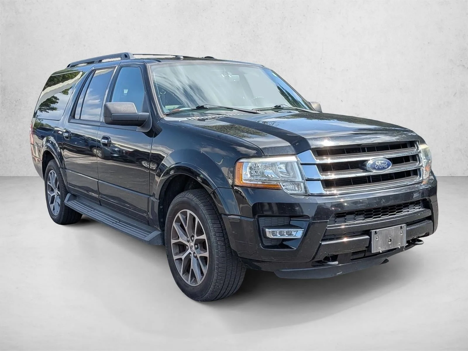 2016 Ford Expedition EL 4WD 4dr XLT photo 4
