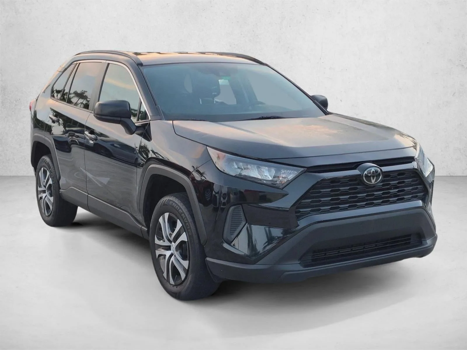 2021 Toyota RAV4 LE AWD (Natl) photo 3