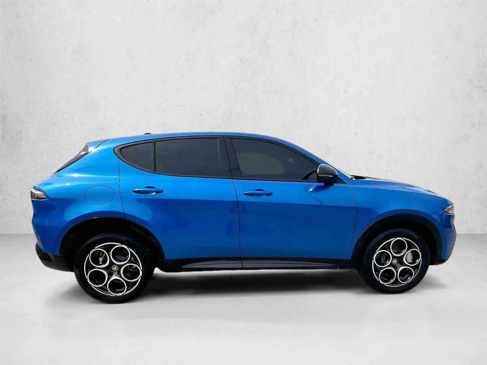 2025 Alfa Romeo Tonale Base photo 5