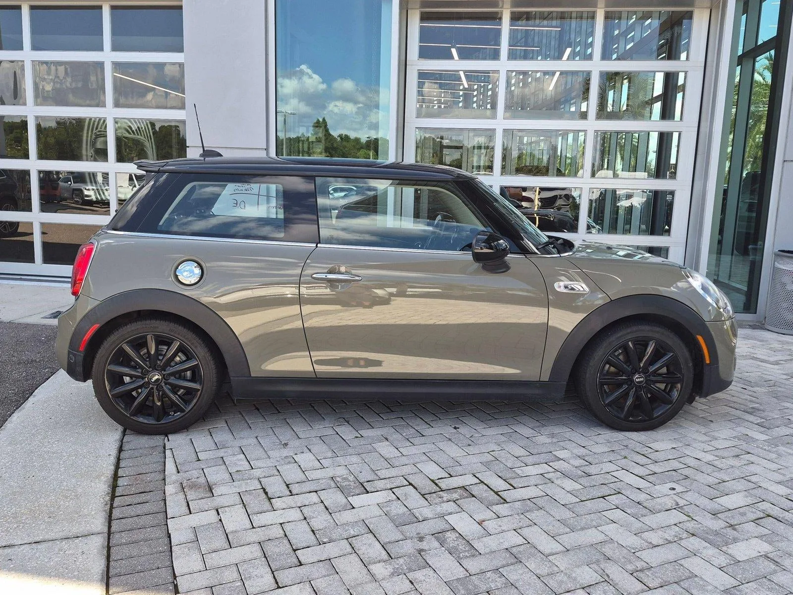2019 MINI Cooper S Hardtop Cooper S photo 4