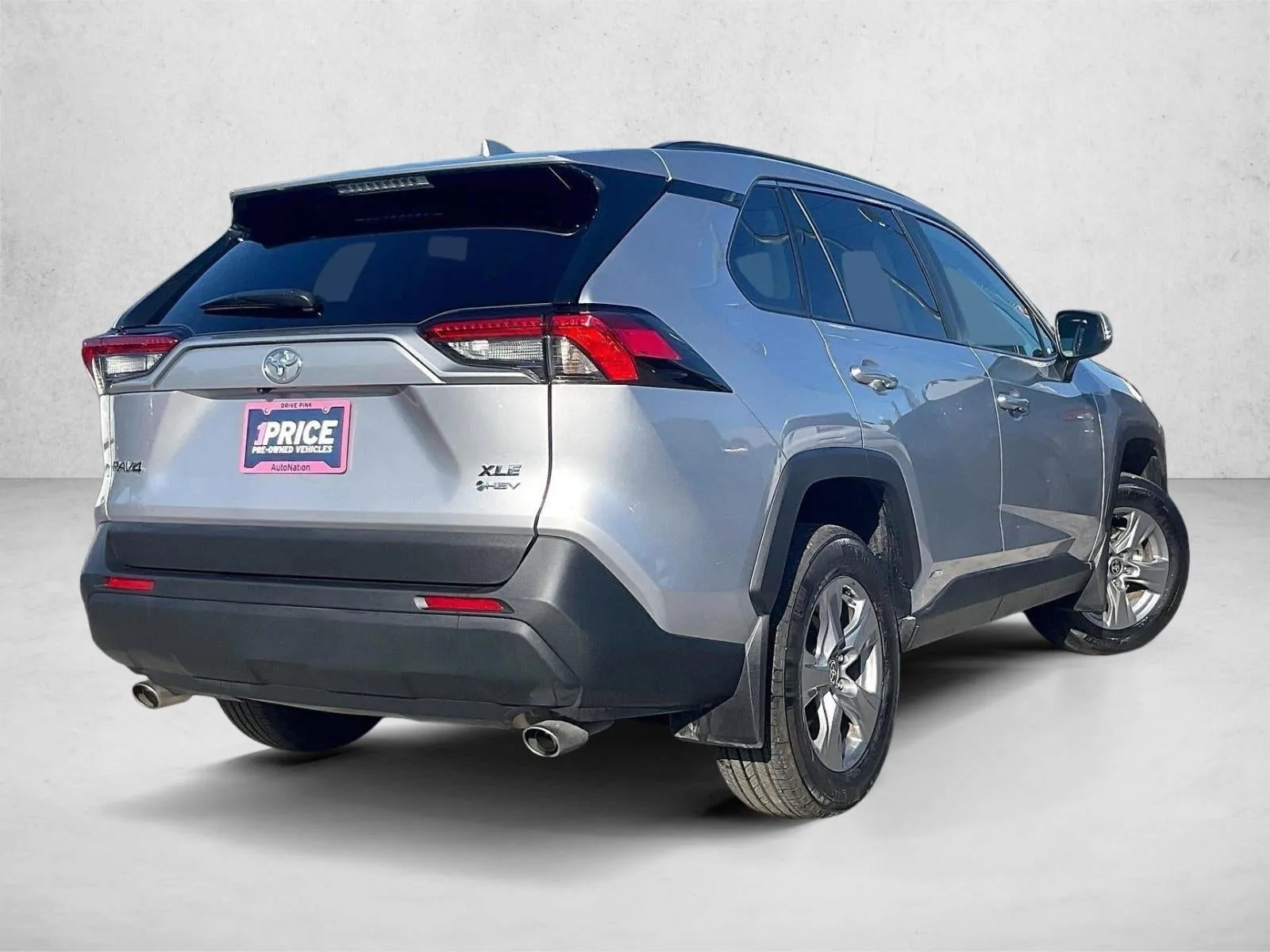 2025 Toyota RAV4 Hybrid XLE photo 2