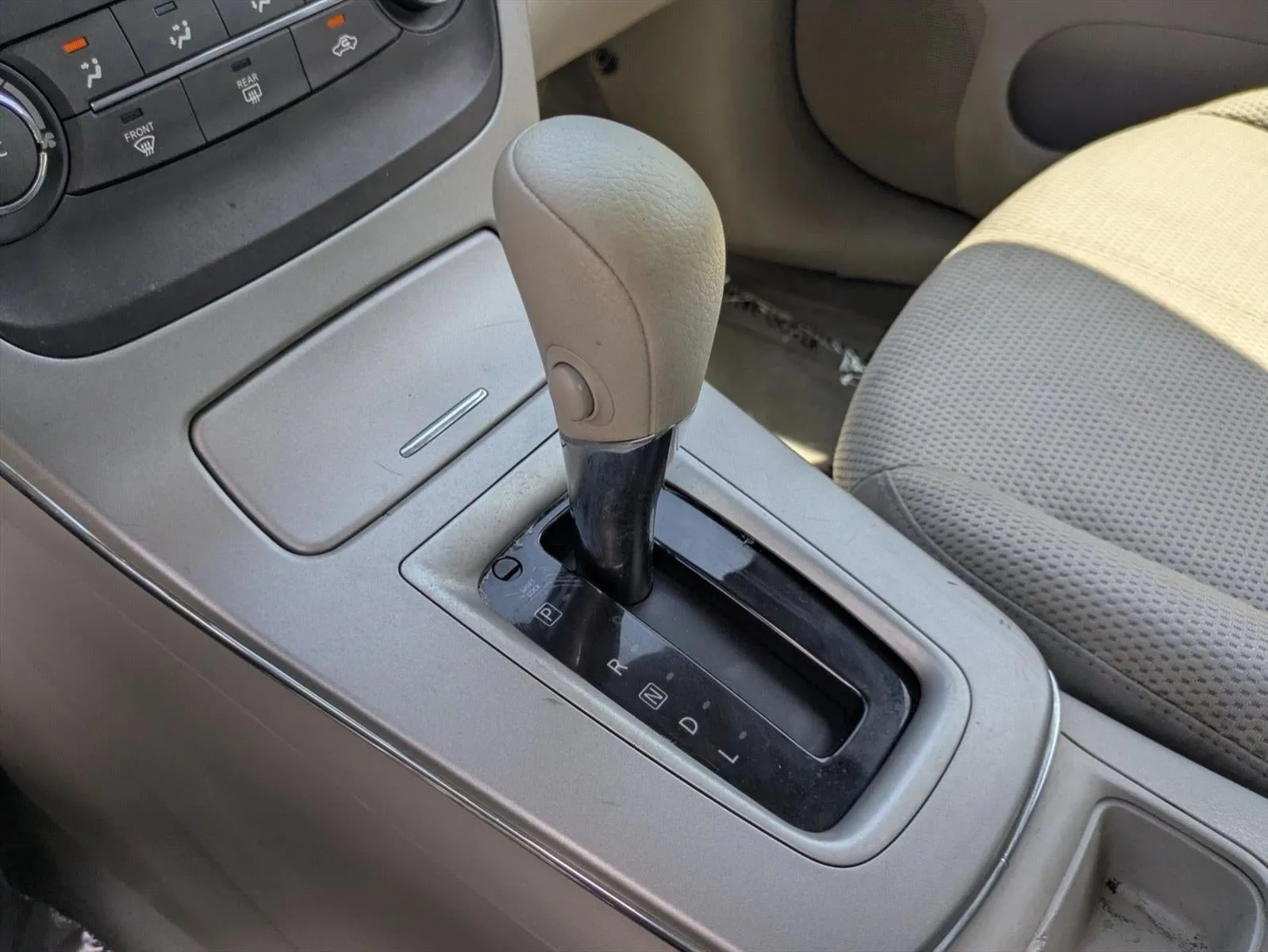 2013 Nissan Sentra 4dr Sdn I4 CVT S photo 12