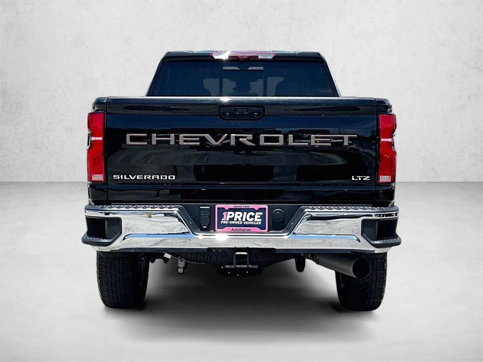 2025 Chevrolet Silverado 3500 HD LTZ photo 4