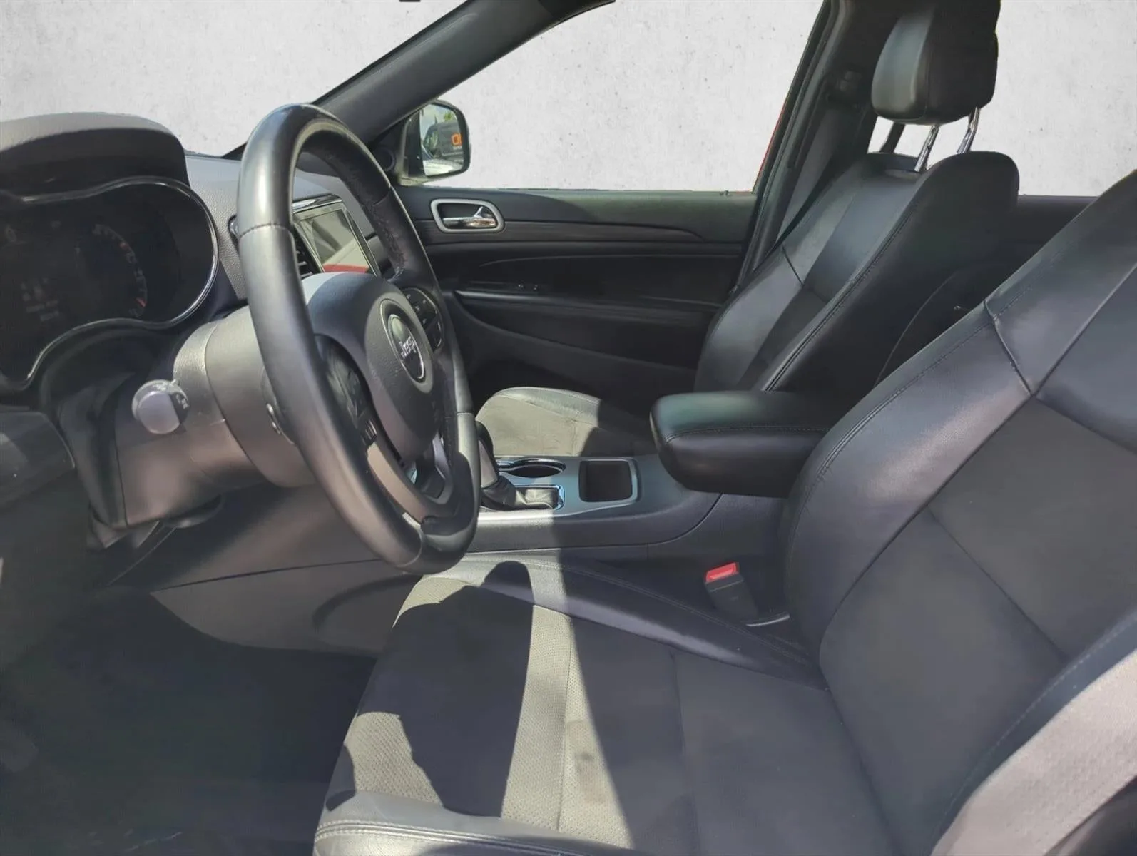2019 Jeep Grand Cherokee Altitude 4x2 photo 12