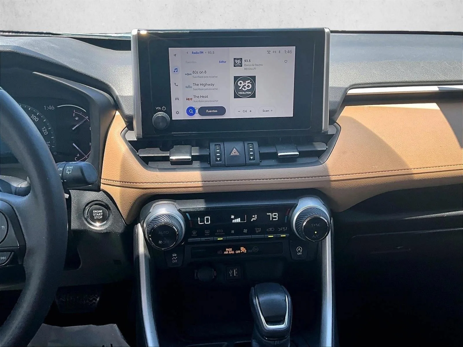 2023 Toyota RAV4 XLE Premium photo 8